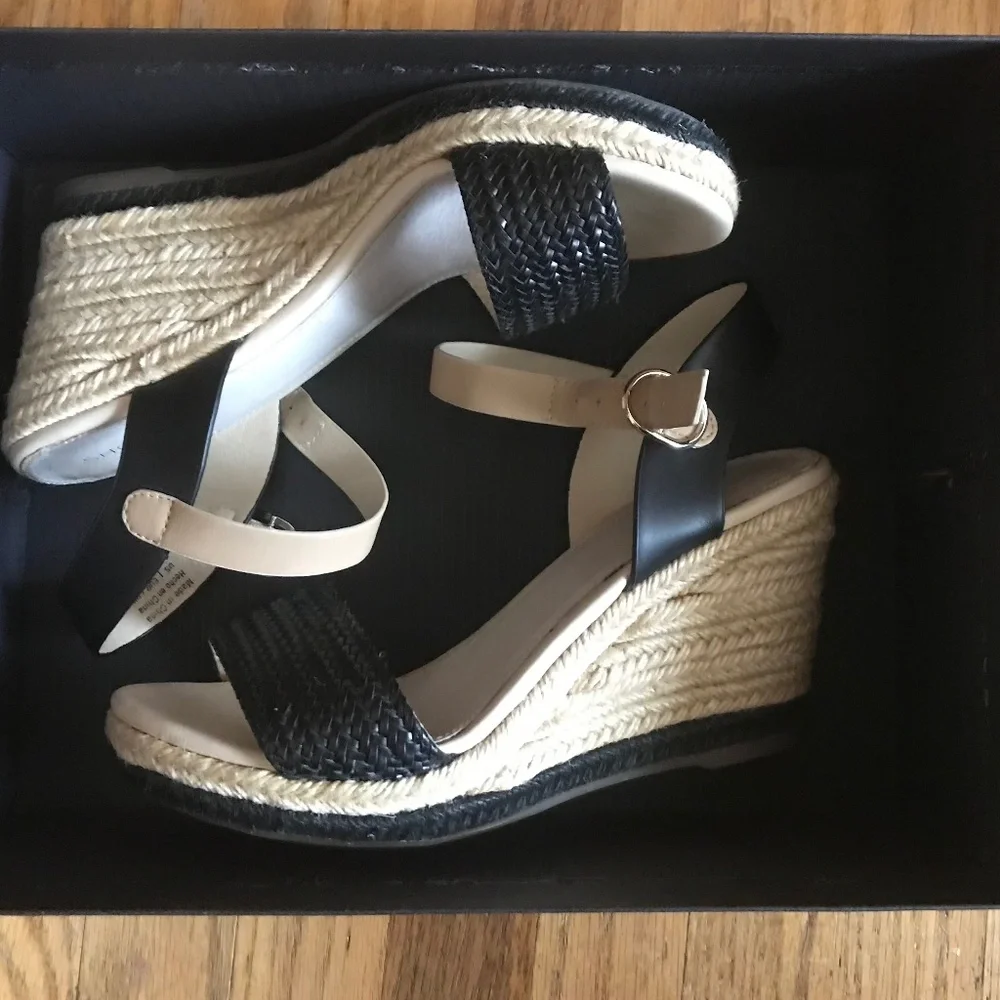 Shoe Mint Black Strappy espadrille Wedge Sandals 8